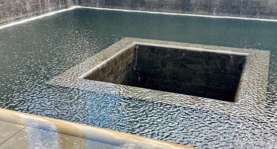 /11 Memorial in New York City, das an die Opfer der Anschläge vom 11. September 2001 erinnert